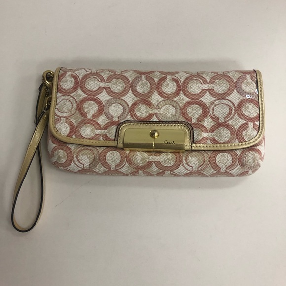 COACH SIGNATURE SEQUINED CLUCH WRISTLET IN PINK COLOUR - Picture 4 of 8